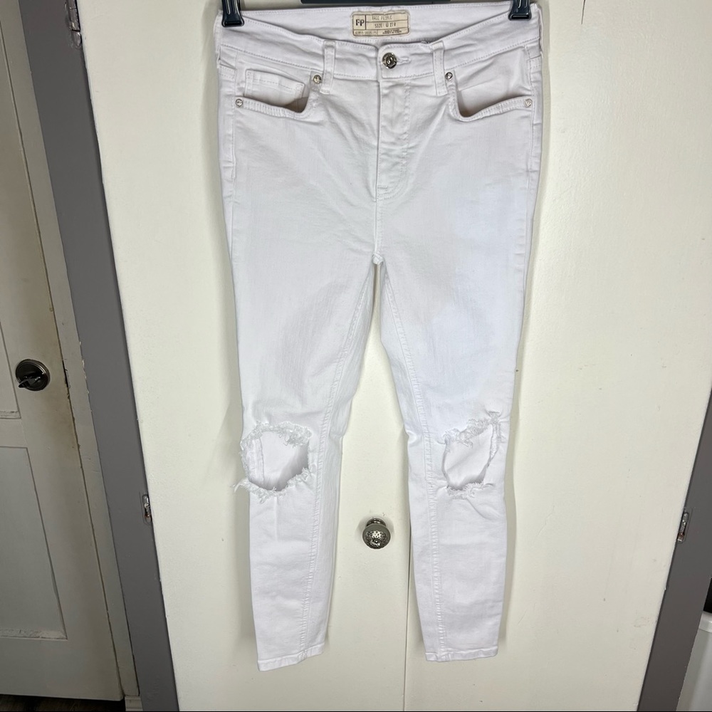 Free people white high rise distressed jeans size 27
